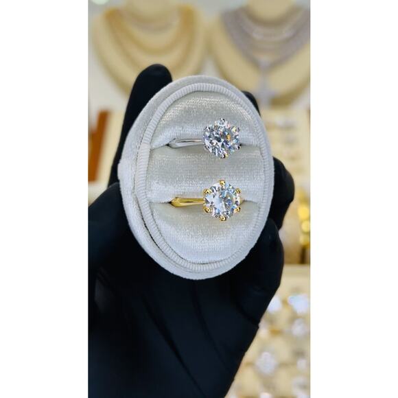 3ctw Moissanite Solitaire Classic Engagement Ring - Picture 4 of 6